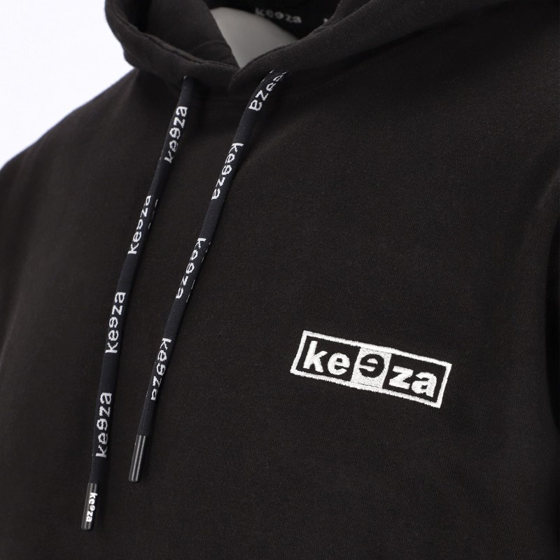 bluza czarna detal1 echo.jpg